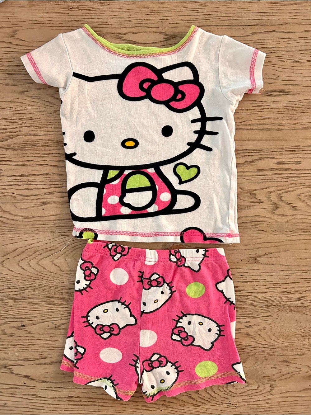 Vintage Hello Kitty 2013 set sz 6